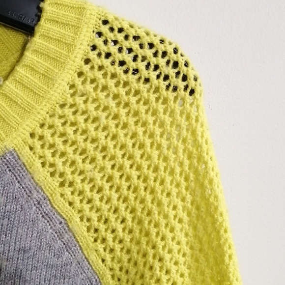 2/$20 Gap sweater - Picture 5 of 6